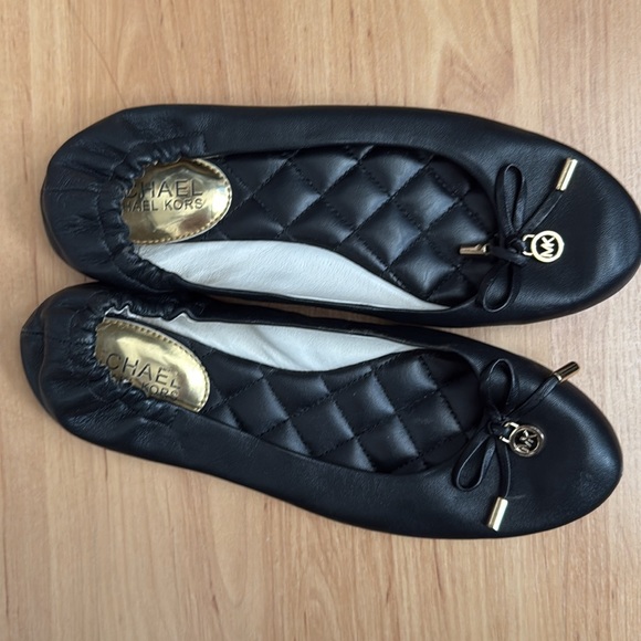 preloved Michael Kors Ballet flats in black size 6 - Picture 2 of 5